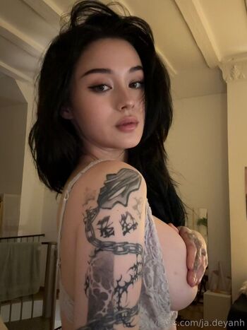 Full leaked Jadeyanh  page private photo