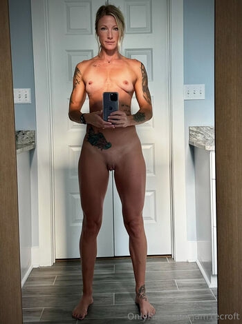 Full leaked Jamecroft private photo