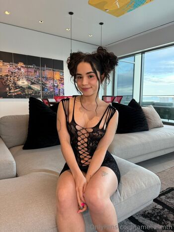 Full leaked Jameliz private photo