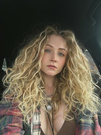 Full leaked Janet devlin private photo
