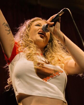 Full leaked Janet devlin private photo
