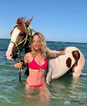 Full leaked Janevipi private photo