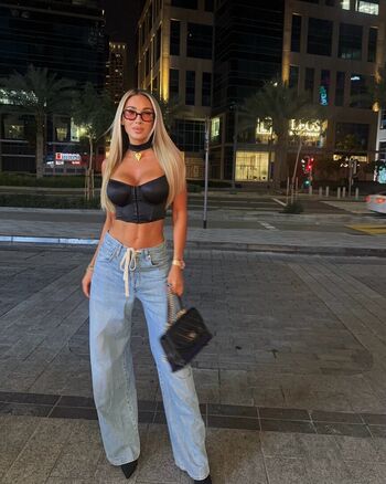 Full leaked Janine wiggert page private photo