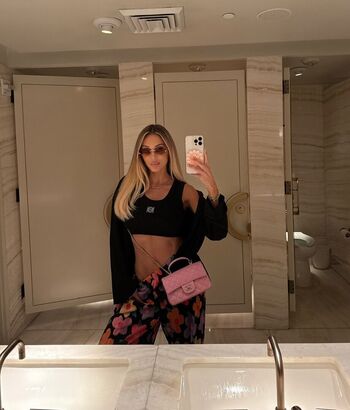 Full leaked Janine wiggert page private photo