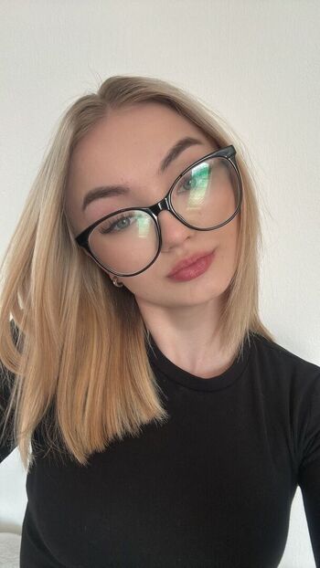 Full leaked Javorska private photo