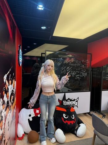 Full leaked Jeewon private photo