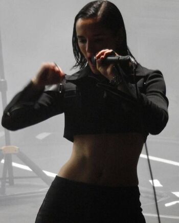 Full leaked Jehnny beth private photo
