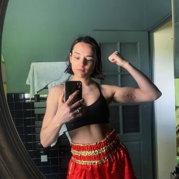 Full leaked Jehnny beth private photo