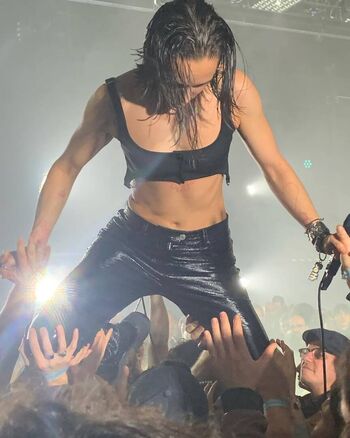 Full leaked Jehnny beth private photo