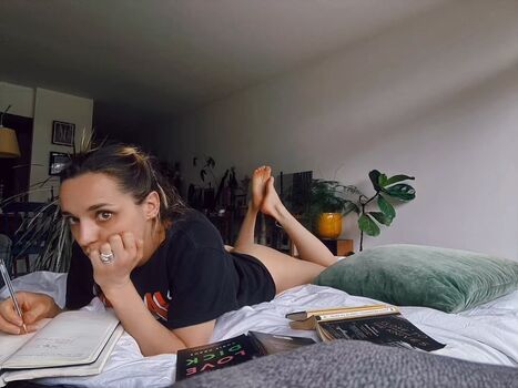 Full leaked Jehnny beth private photo