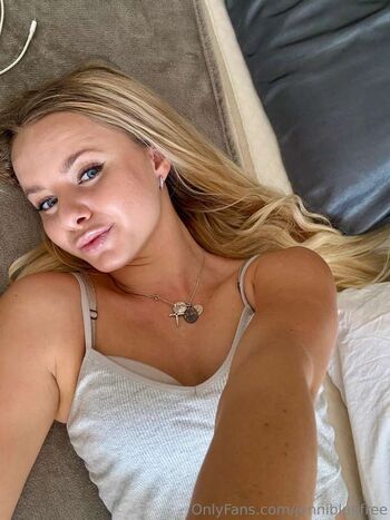 Jenni Blue 