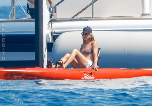 Full leaked Jennifer aniston private photo