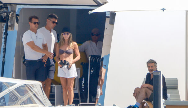 Full leaked Jennifer aniston private photo