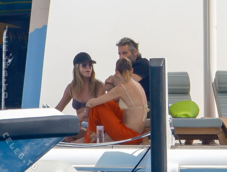 Full leaked Jennifer aniston private photo