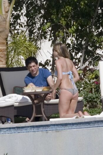 Full leaked Jennifer anniston private photo