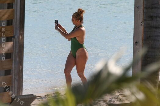 Full leaked Jennifer lopez  page private photo