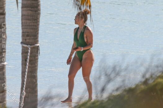 Full leaked Jennifer lopez  page private photo