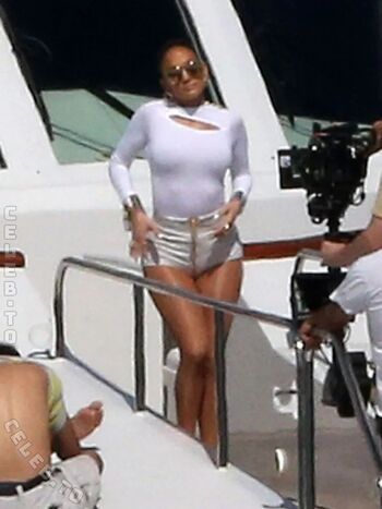 Full leaked Jennifer lopez private photo