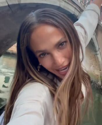 Full leaked Jennifer lopez private photo