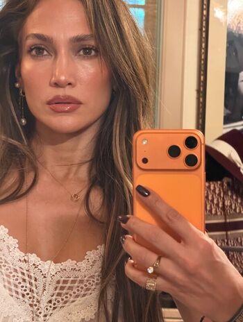 Full leaked Jennifer lopez  page private photo