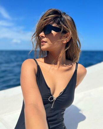Full leaked Jennifer winget private photo