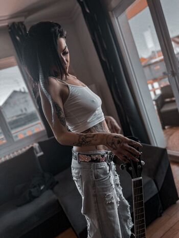 Jenny Sixx
