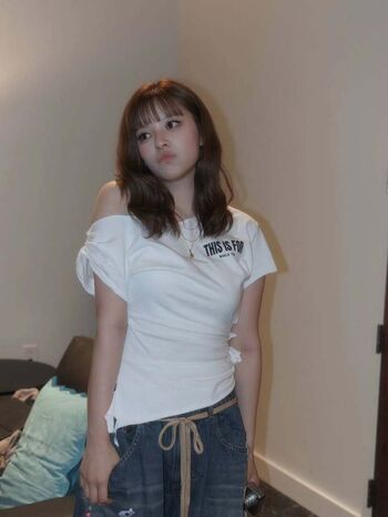 Full leaked Jeongyeon private photo
