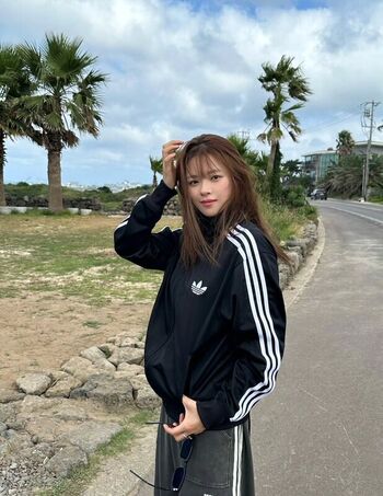 Full leaked Jeongyeon private photo