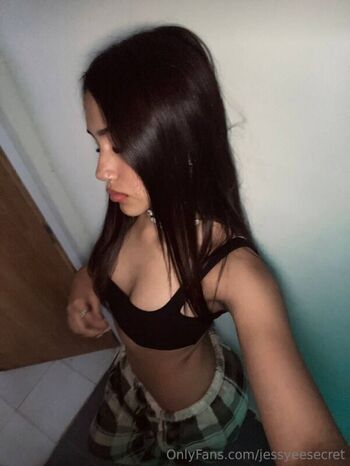 Full leaked Jessyeesecret private photo