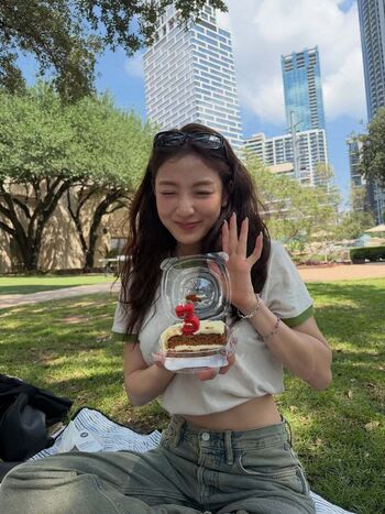 Full leaked Jihyo page private photo