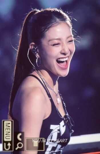 Full leaked Jihyo page private photo