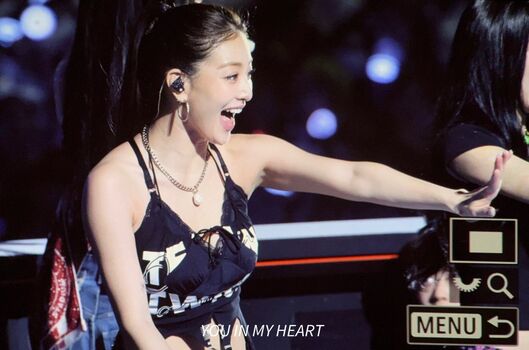 Full leaked Jihyo page private photo
