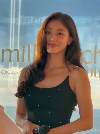 Full leaked Jihyo private photo