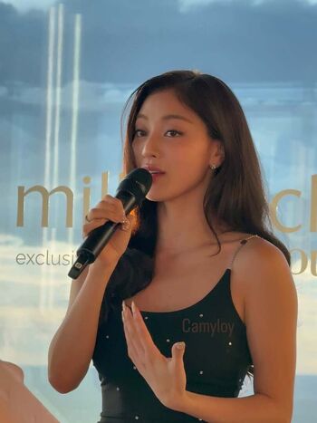Full leaked Jihyo private photo