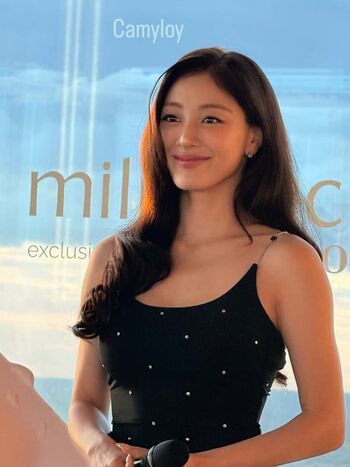 Full leaked Jihyo private photo