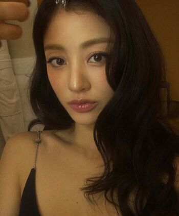 Full leaked Jihyo private photo