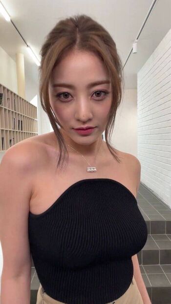 Full leaked Jihyo private photo