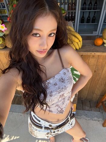 Full leaked Jihyo page private photo