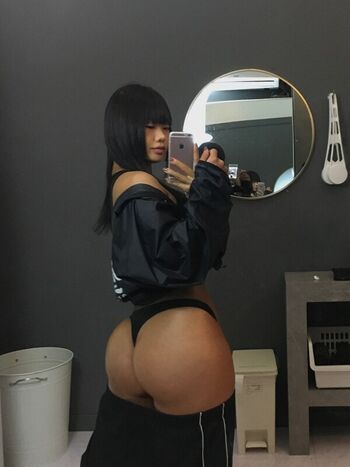 Full leaked Jin e gym private photo