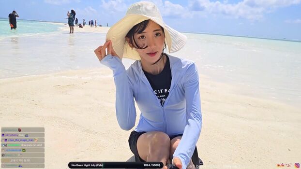 Full leaked Jinnytty private photo