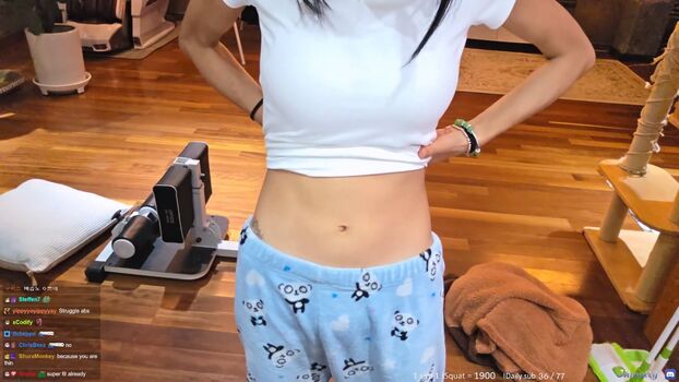 Full leaked Jinnytty private photo