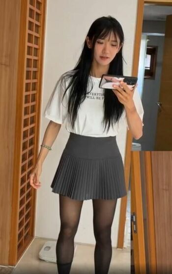 Full leaked Jinnytty private photo