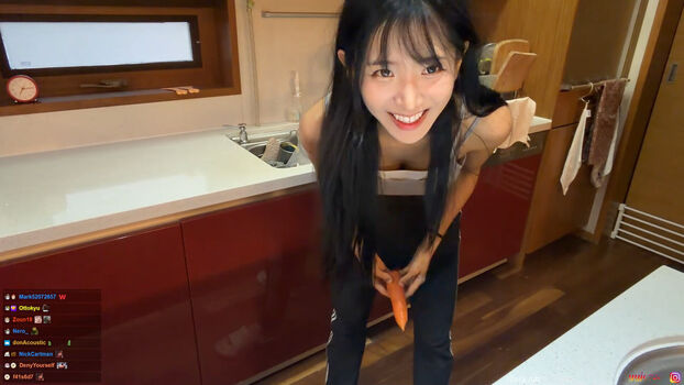 Full leaked Jinnytty private photo