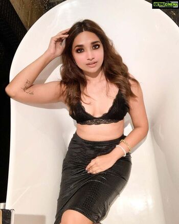 Full leaked Jiya shankar private photo