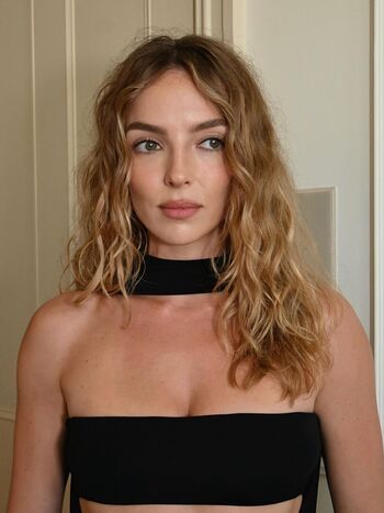 Full leaked Jodie comer private photo