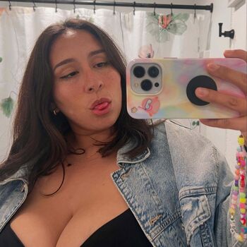 Full leaked Jojozeee private photo