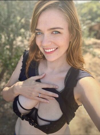 Full leaked Jolievalentine private photo