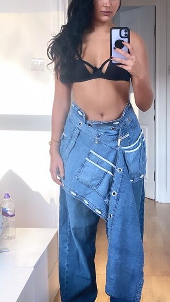 Full leaked Joy crookes private photo
