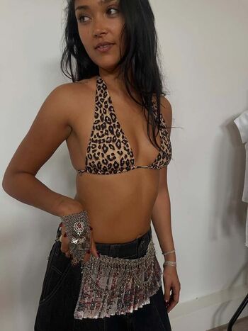 Full leaked Joy crookes private photo