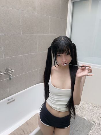 Full leaked Joyce poring private photo